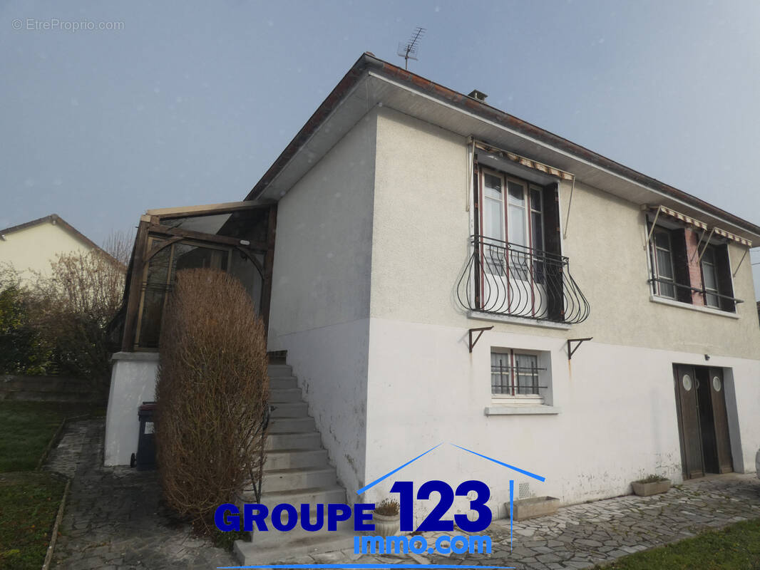 Maison à BRIENON-SUR-ARMANCON