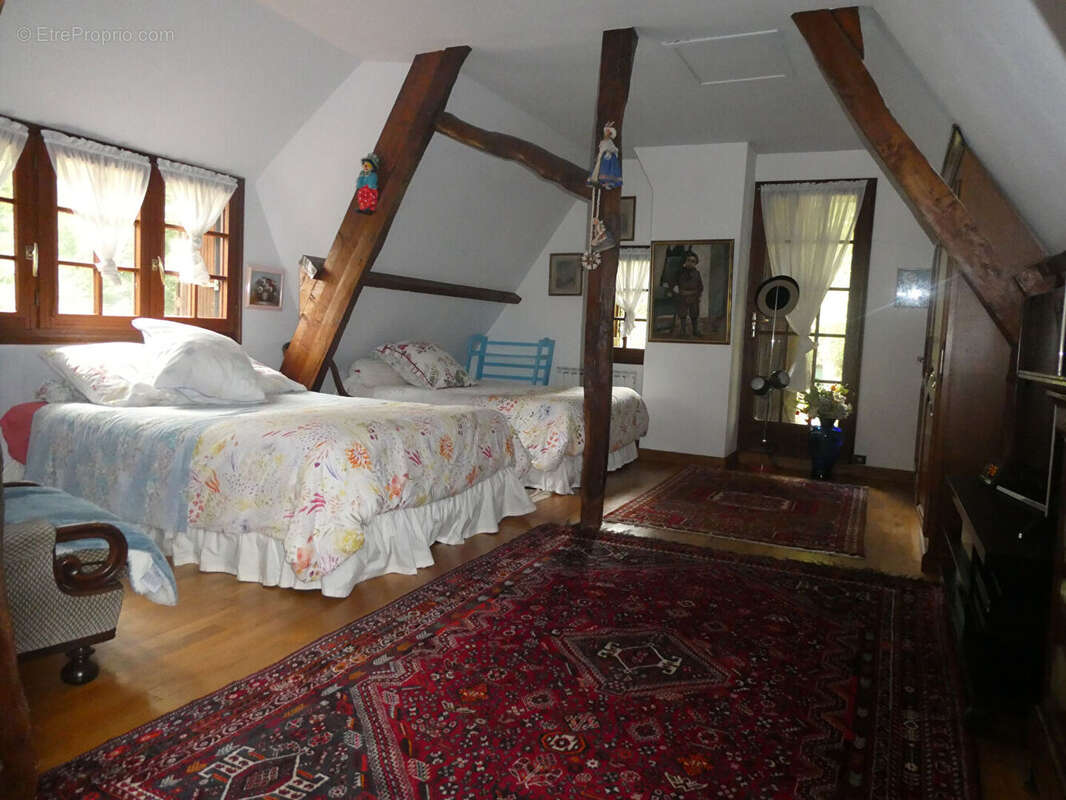 Maison à CORMEILLES