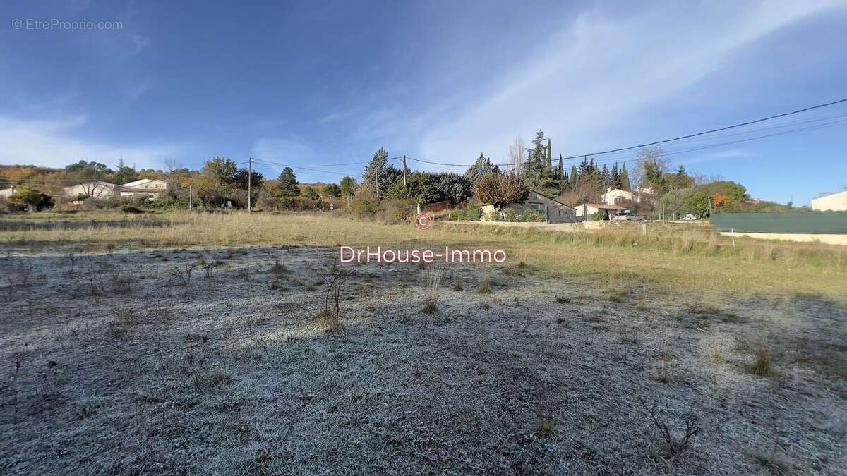 Terrain à MONTMEYAN