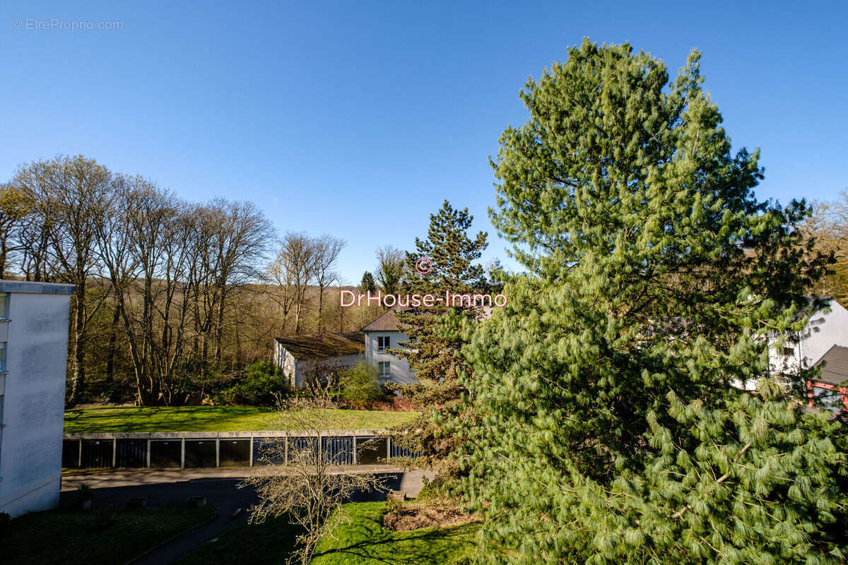 Appartement à VILLE-D'AVRAY