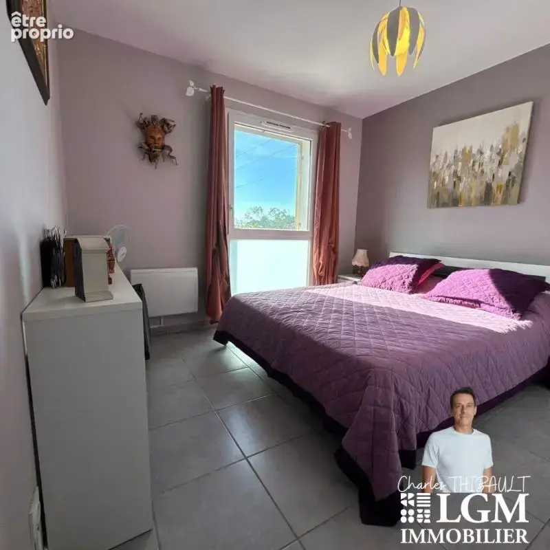 Maison lumineuse 3 chambres – Extérieurs soignés, spa et grande pièce de vie - photo 5