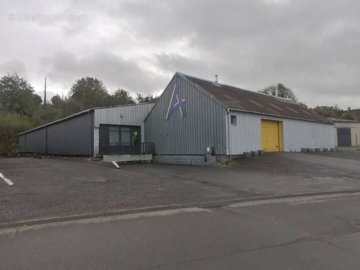 Commerce à VILLEDIEU-LES-POELES