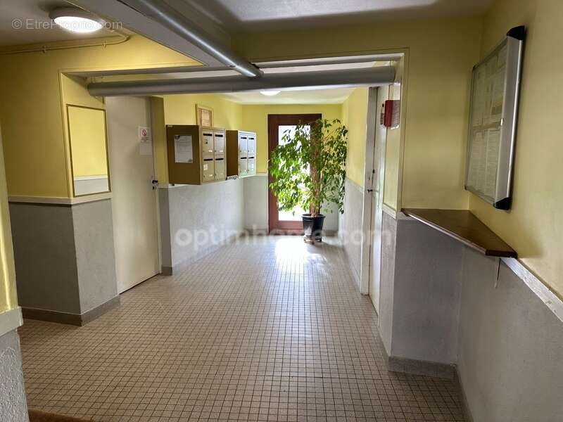 Appartement à SAINT-JEAN-DE-LA-RUELLE