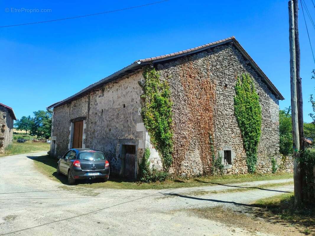 Appartement 140 m² à Maisonnais-Sur-Tardoire  - photo 3
