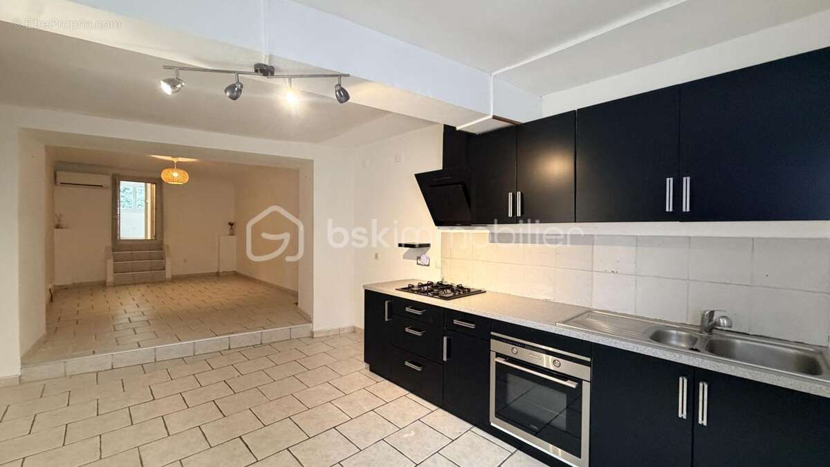 Maison de village en deux faces avec garage et jardin - photo 2