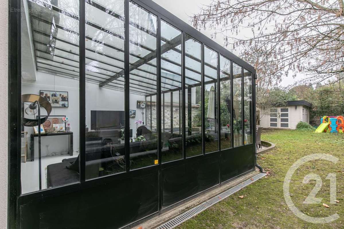 Maison à SAINT-MAUR-DES-FOSSES