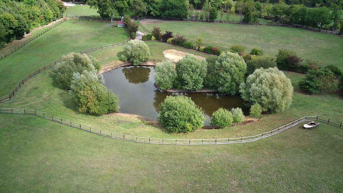 Maison à MEZIDON-CANON