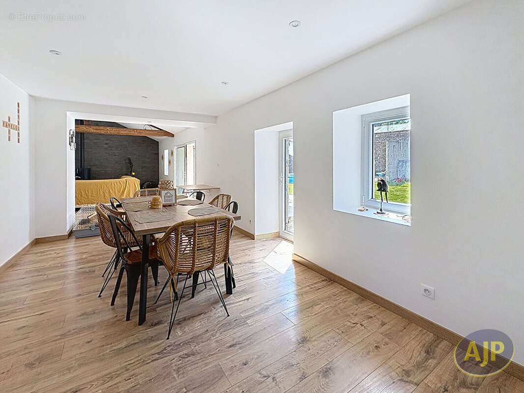 Maison Apremont 152.5 m²  habitables sur 6790 m² de terrain - photo 4