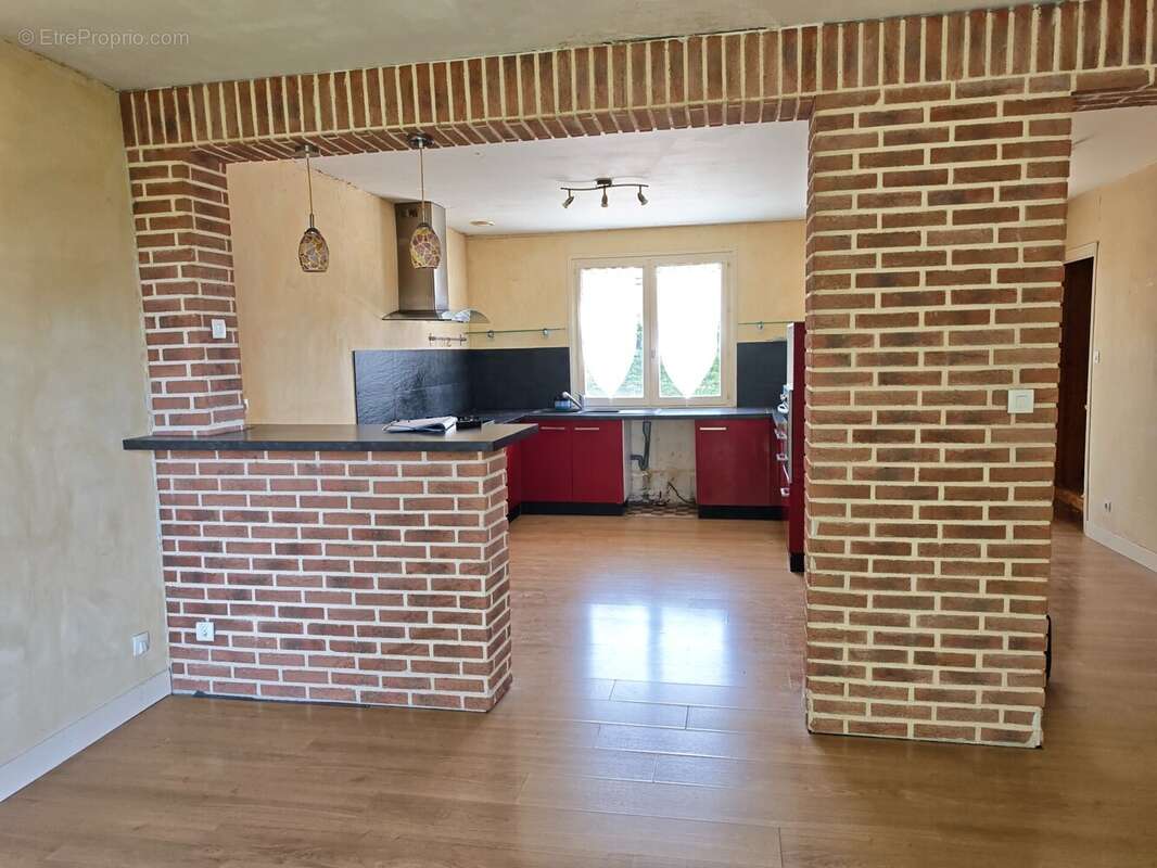 Maison 142 m² à L'abergement-Sainte-Colombe  - photo 7