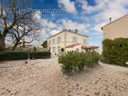 Maison à SAINT-SAUVEUR-D'AUNIS