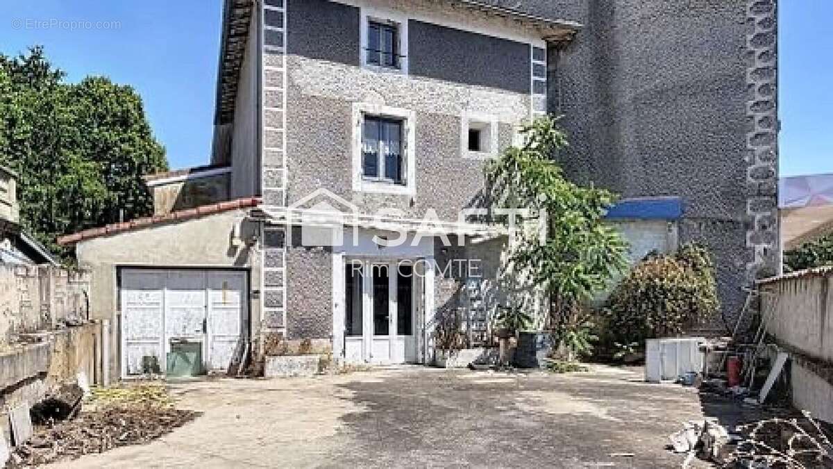 Maison 162 m² à Saint-Rambert-D'albon  - photo 8