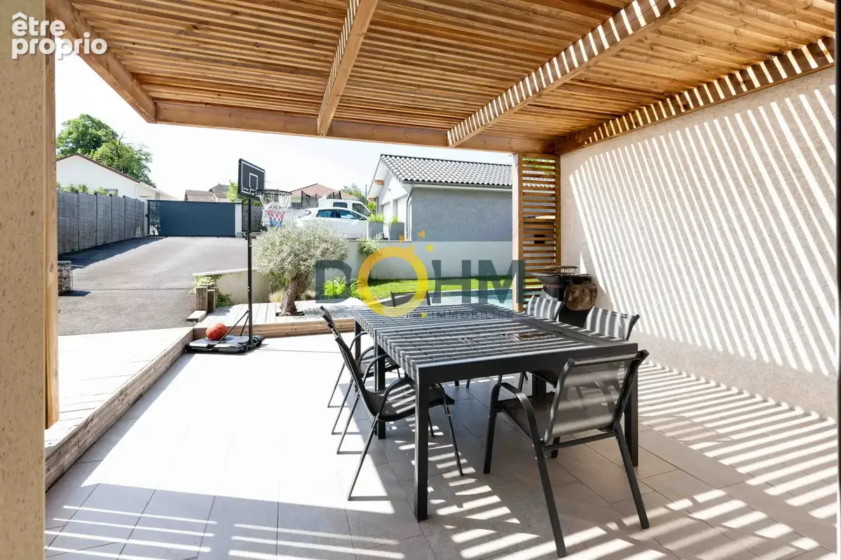 Villa contemporaine de 2021 avec piscine chauffée   123 m2   DPE A   Proche A43 La Tour-du-Pin & Chimilin - photo 3