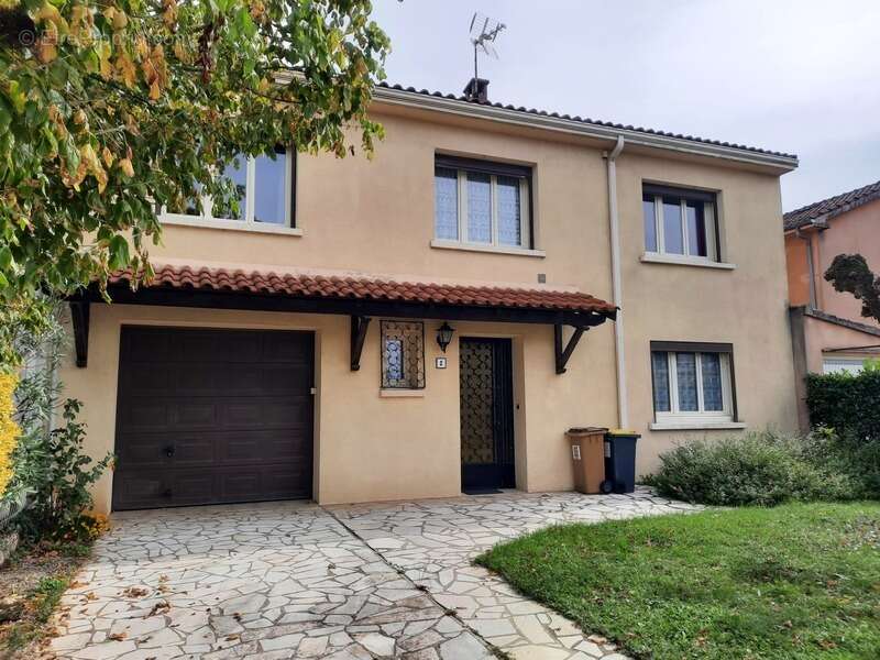 Maison à SAINT-JUERY