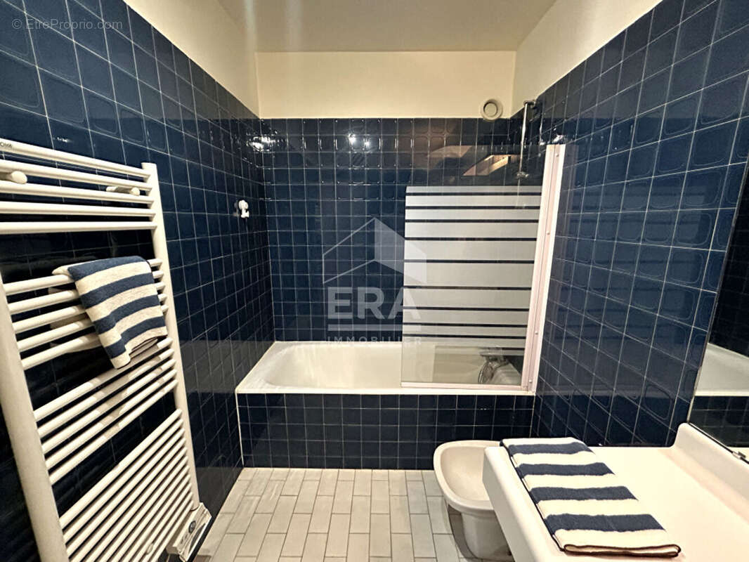 Appartement à PARIS-3E
