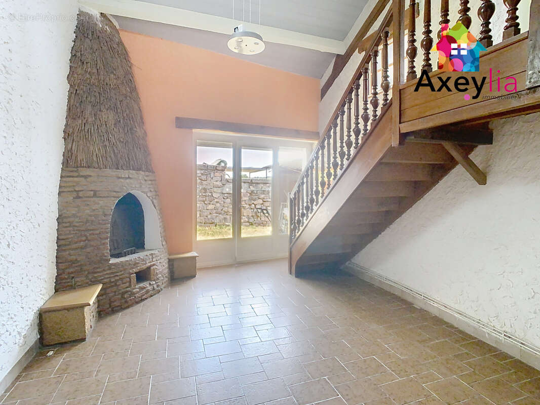 A vendre- secteur saint-bonnet-des-quarts- maison avec grange et dépendances sur terrain de 2110 m2 - photo 6