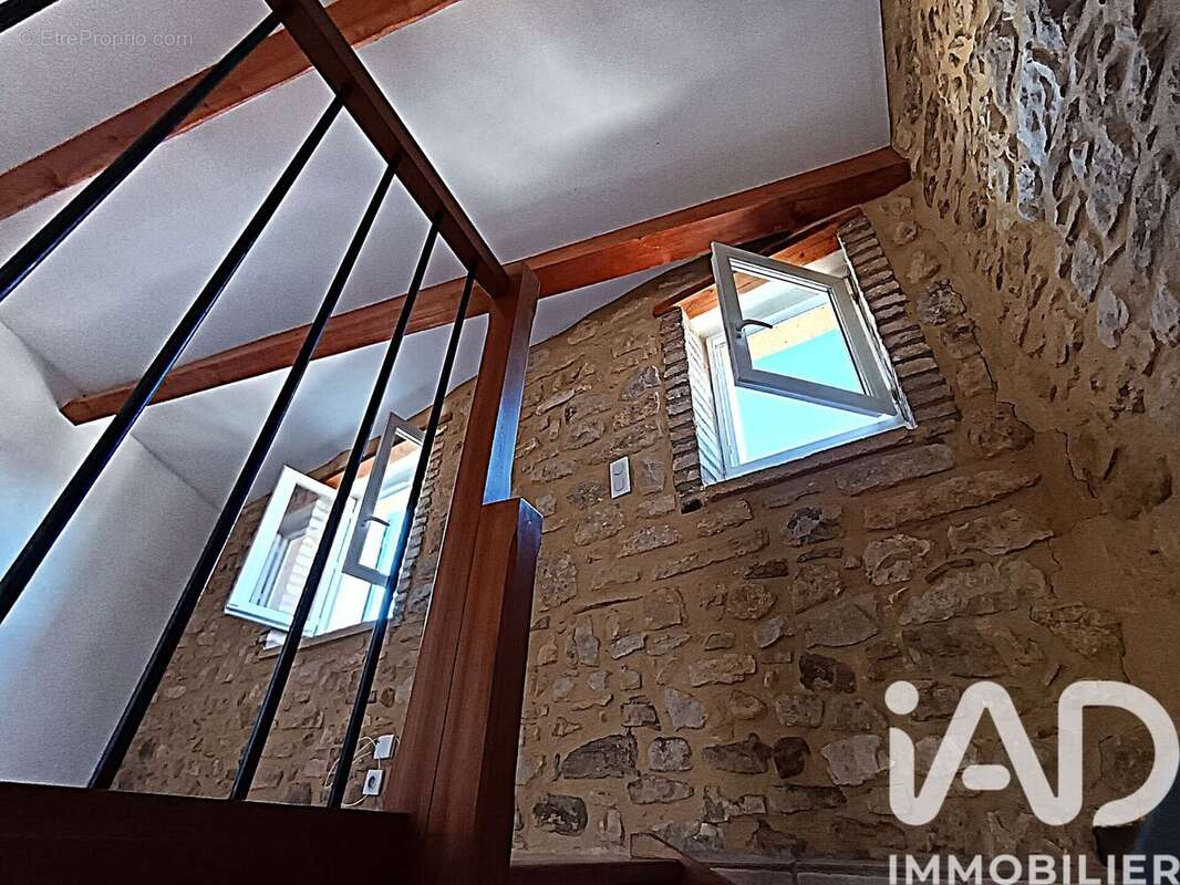 Photo 5 - Appartement à SAINT-JULIEN-DE-PEYROLAS