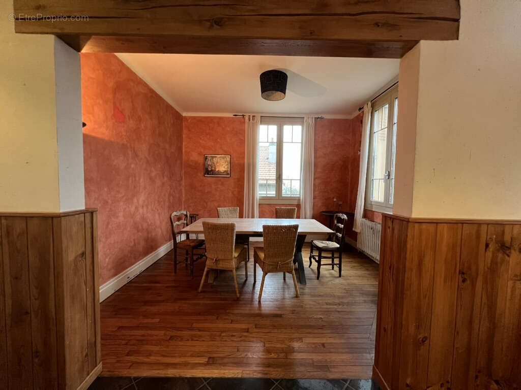 Maison à SAINT-SATUR