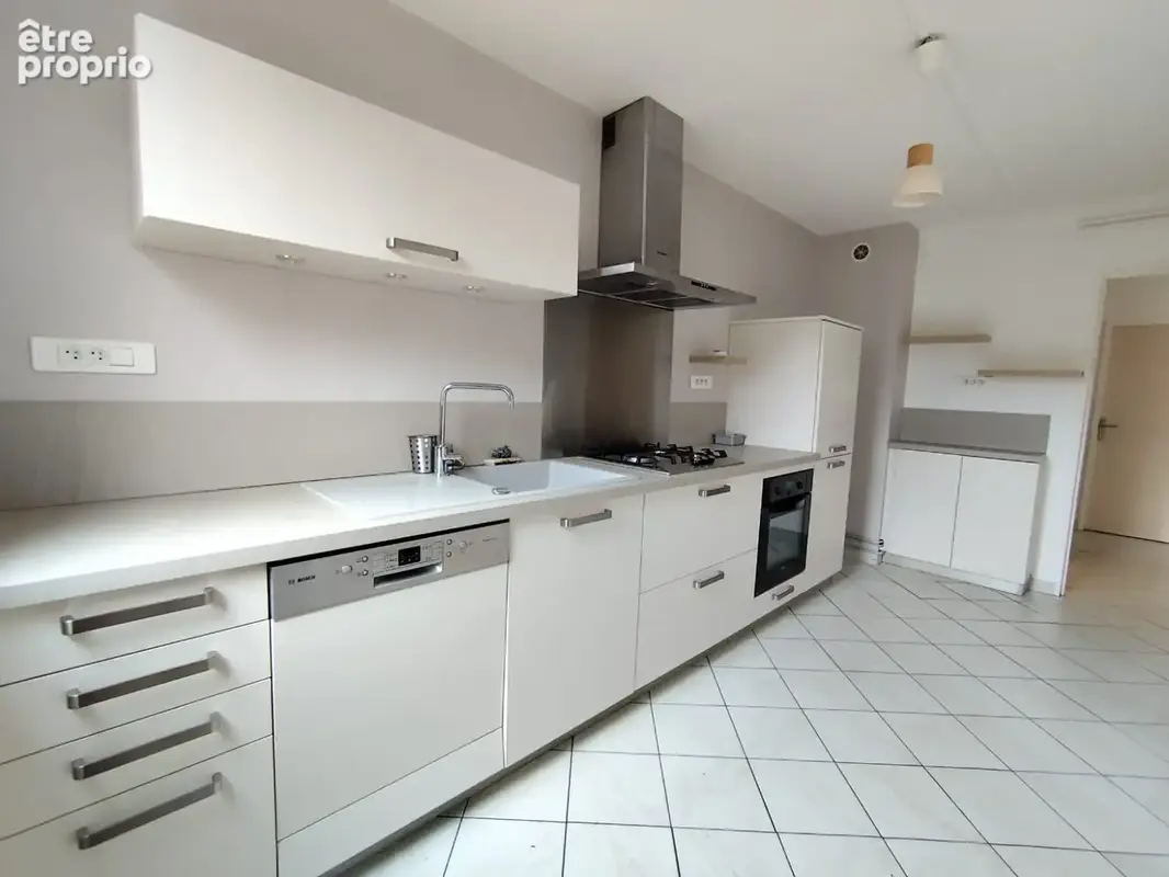 Appartement au calme et très lumineux, garage et cave - photo 5