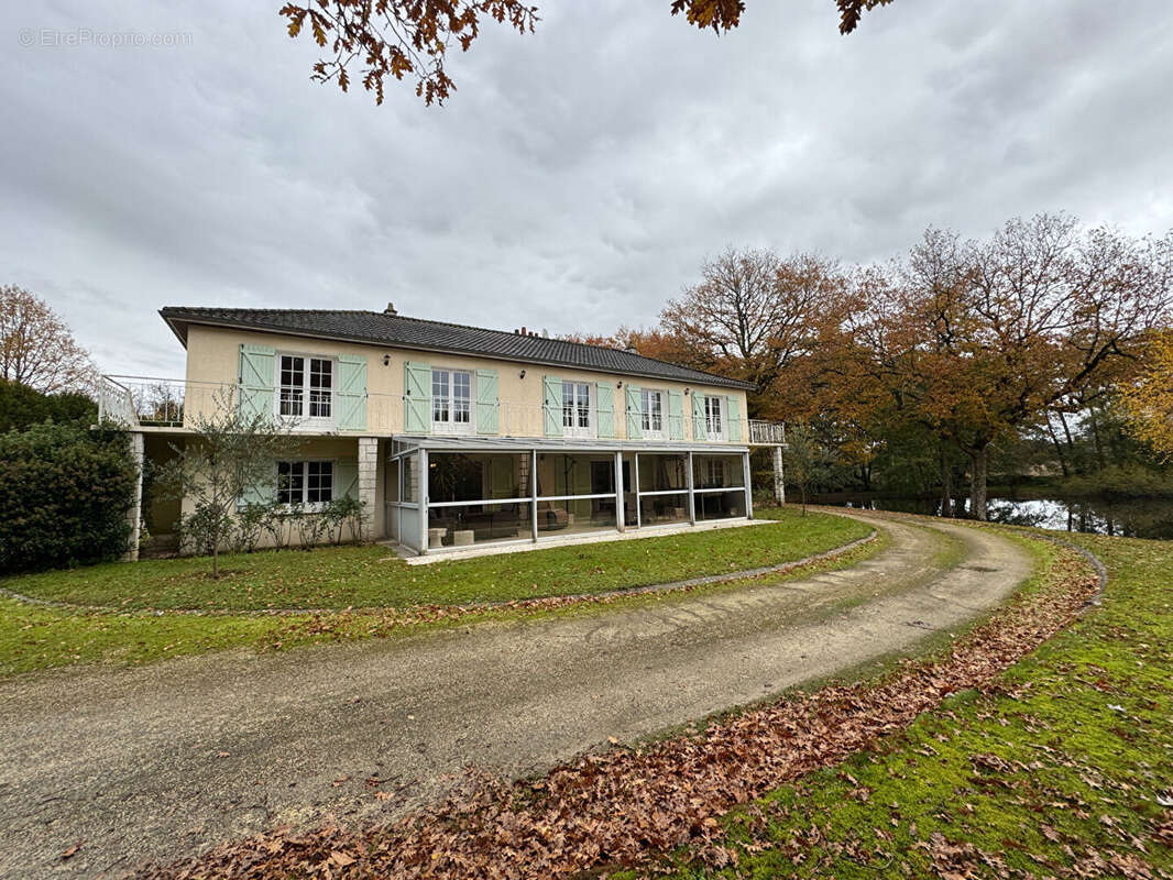 Propriete de 2 maisons  avec etang - photo 10