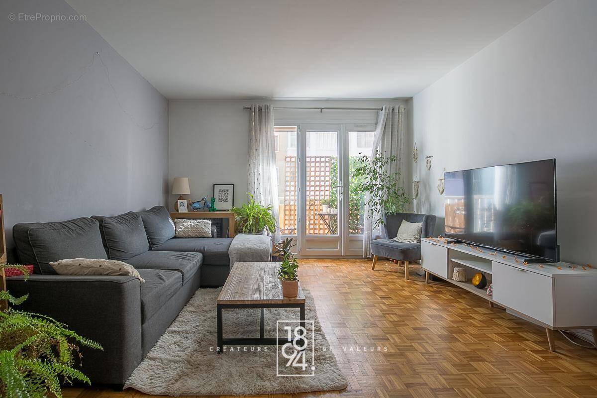 Appartement à MARSEILLE-6E