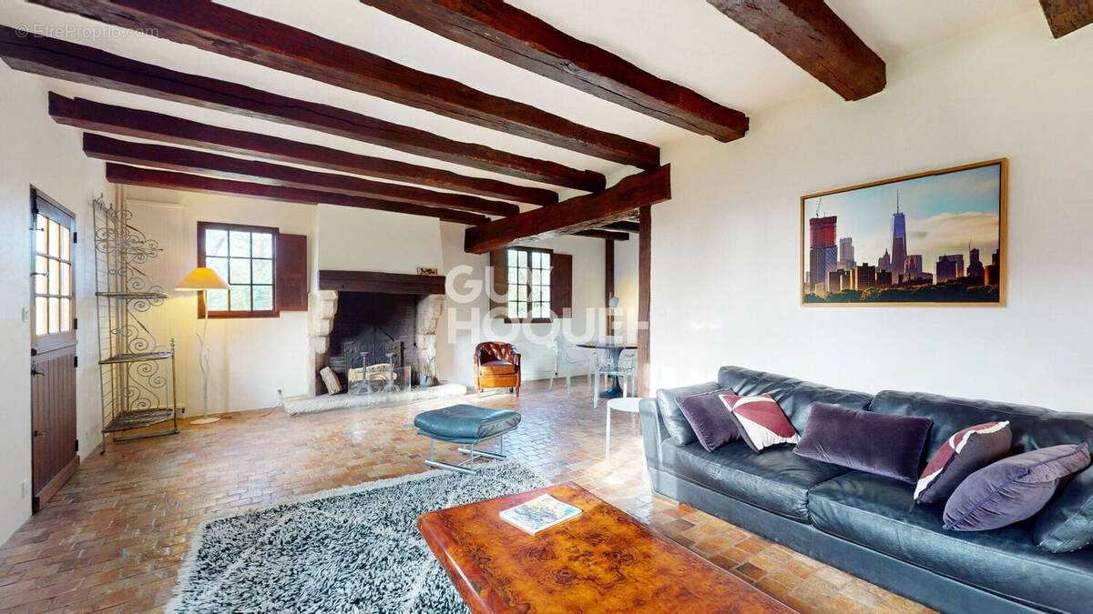 Maison à SAINT-CYR-SUR-LOIRE