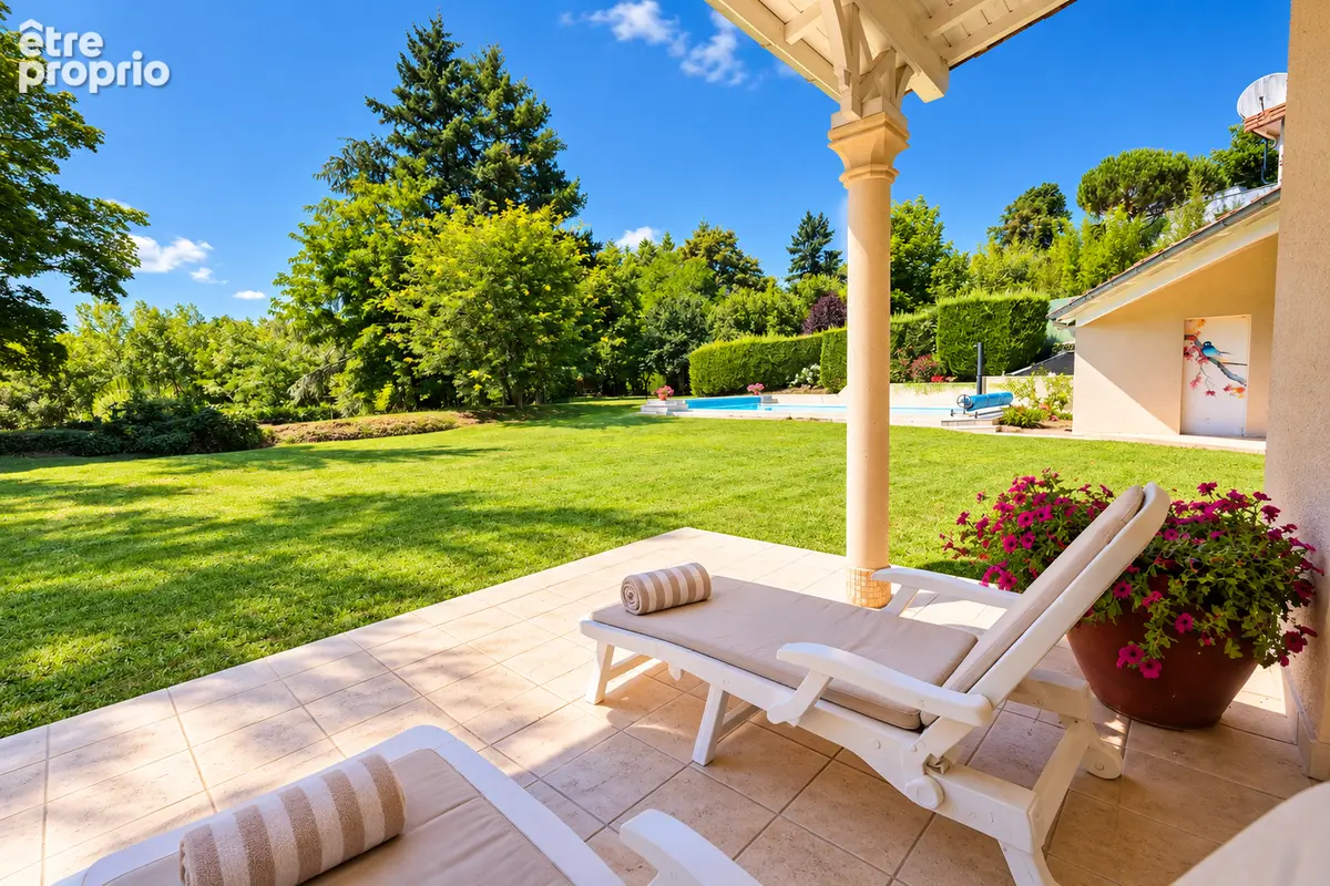 RIORGES SECTEUR PRISE  - Villa de plain pied avec piscine dans parc arboré - photo 9