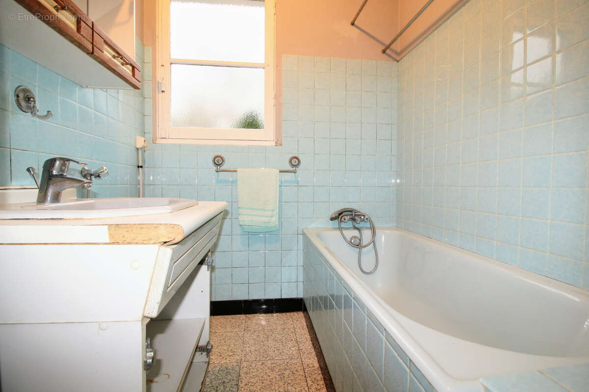 Maison à LE MESNIL-SAINT-DENIS