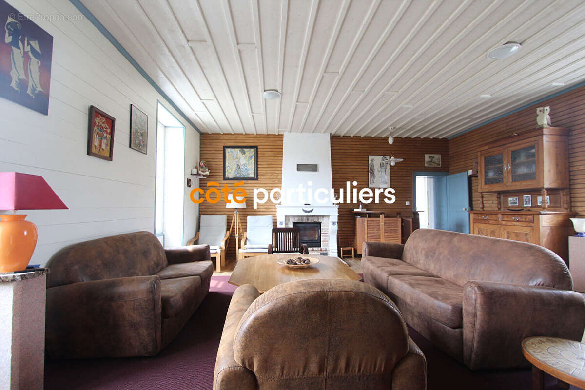 Maison à VOUILLE-LES-MARAIS