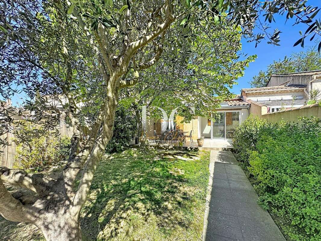 Maison à LES ANGLES