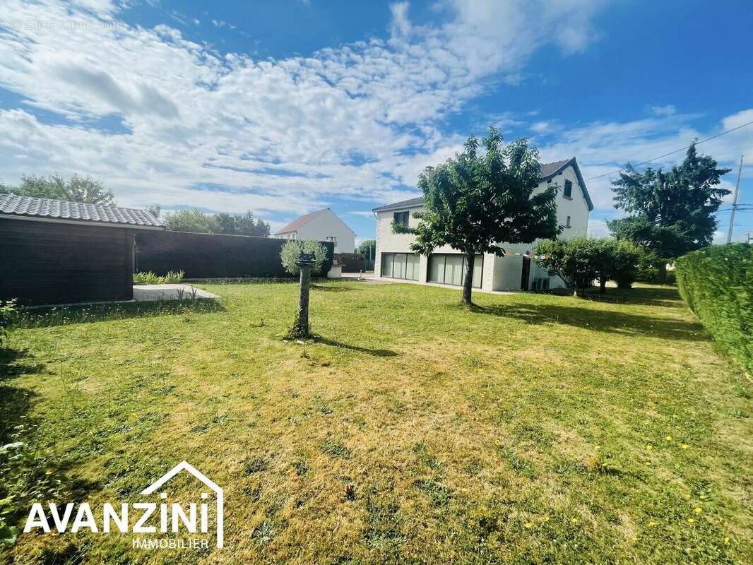 Maison à CRECY-LA-CHAPELLE