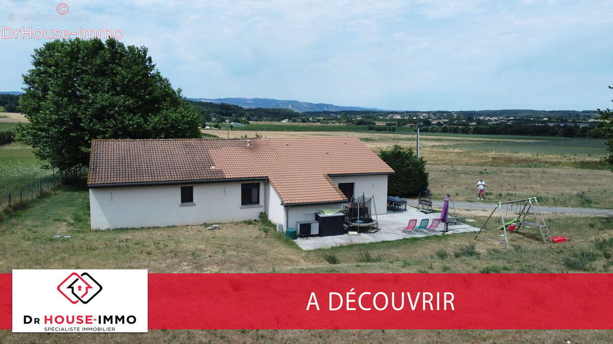 Maison à MONTELEGER