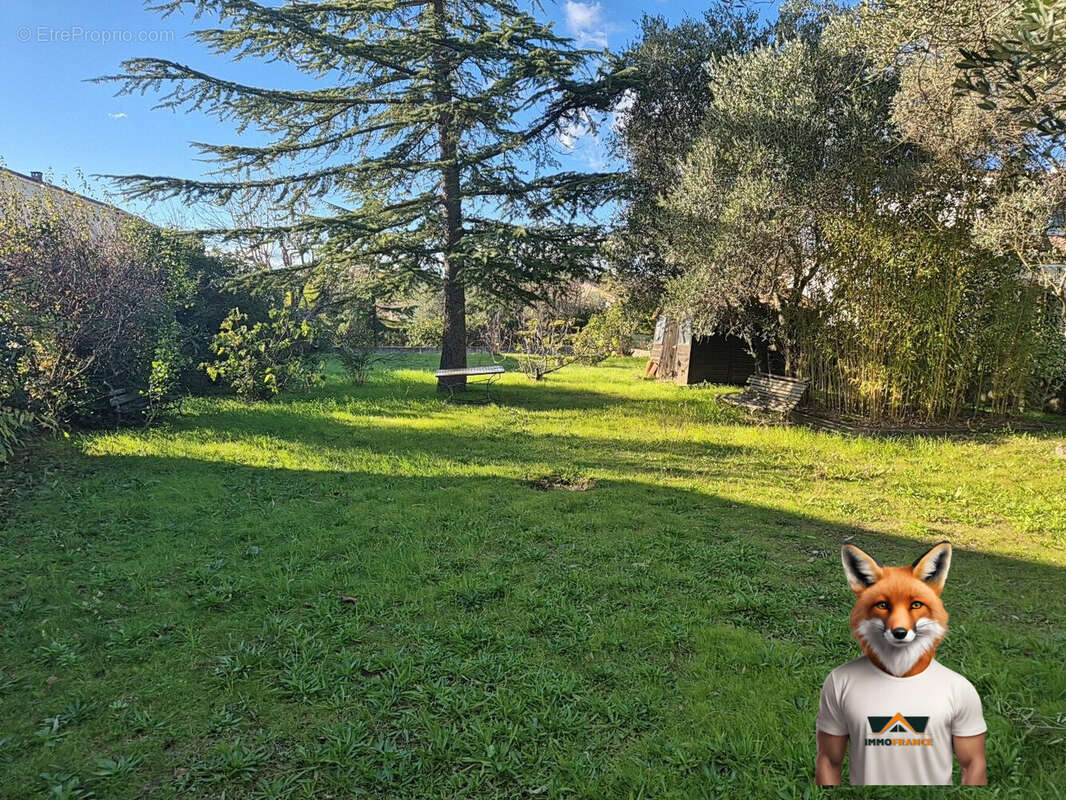 Maison à SAINT-HILAIRE-DE-BRETHMAS