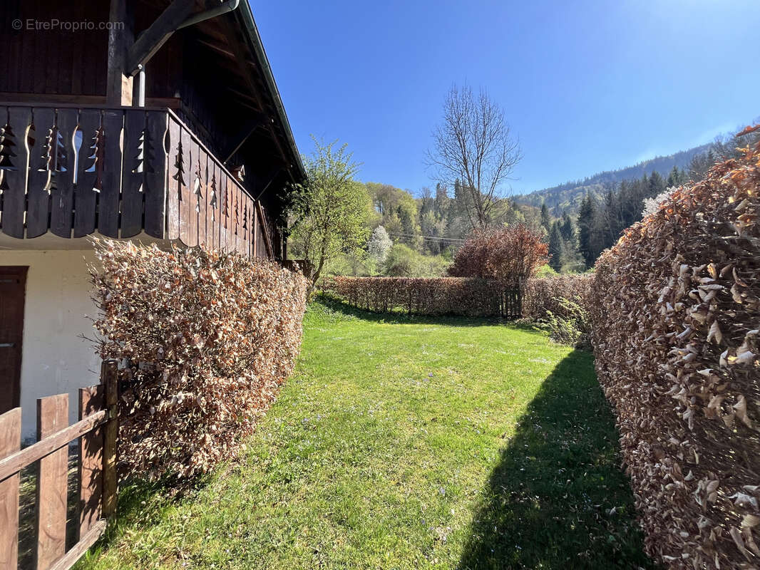 Appartement à MORILLON