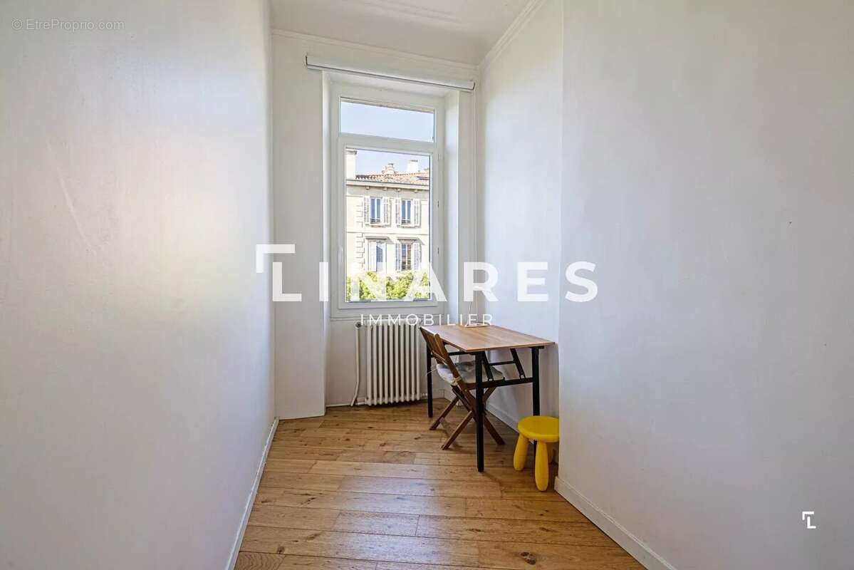 Appartement à MARSEILLE-5E