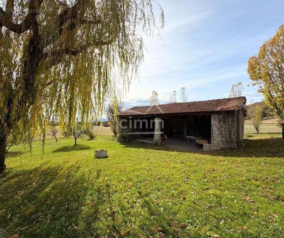 Maison à ENTREPIERRES