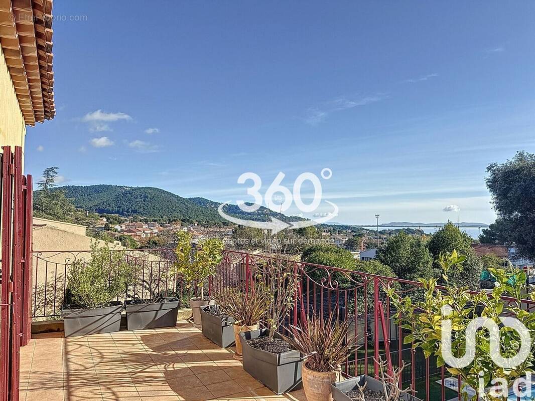 Photo 1 - Maison à CARQUEIRANNE