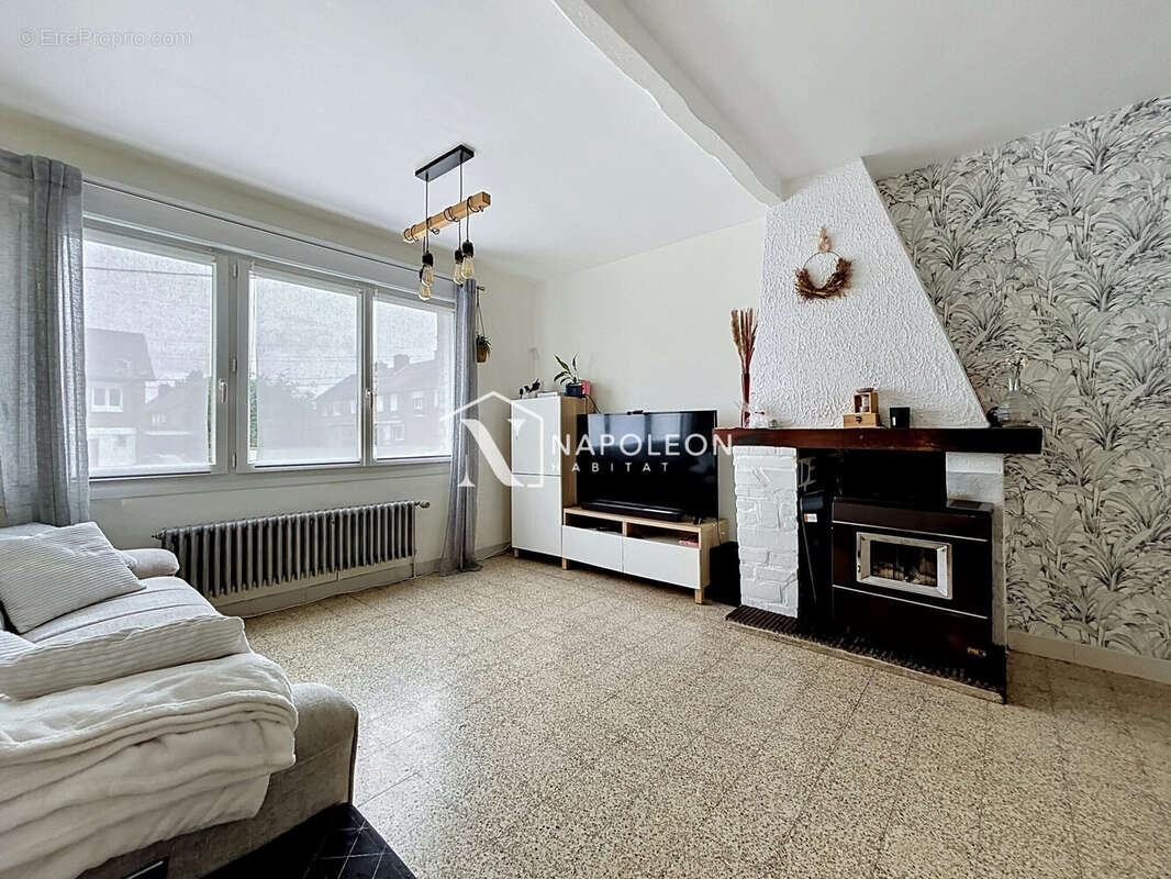 Maison à FAMARS