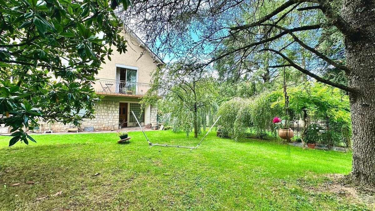 Maison à LUC-LA-PRIMAUBE