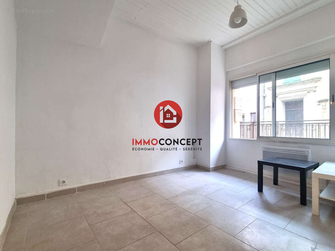 Appartement à BAGNOLS-SUR-CEZE