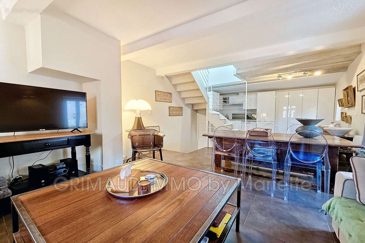 Maison à LA GARDE-FREINET