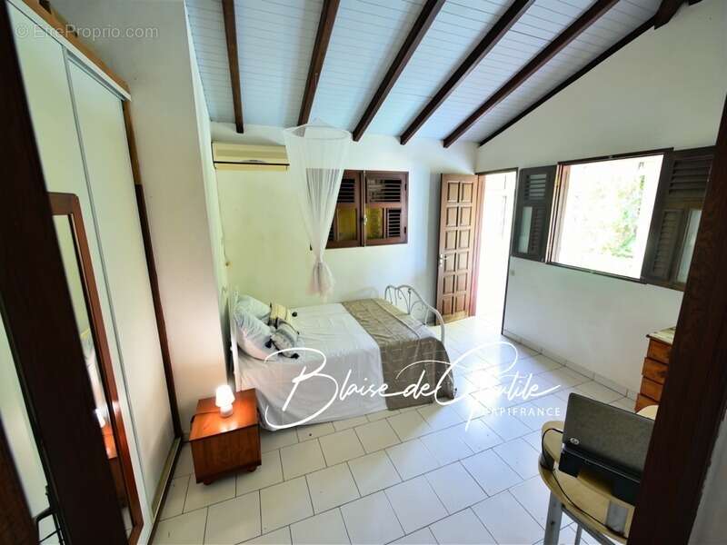 Maison à BAIE-MAHAULT