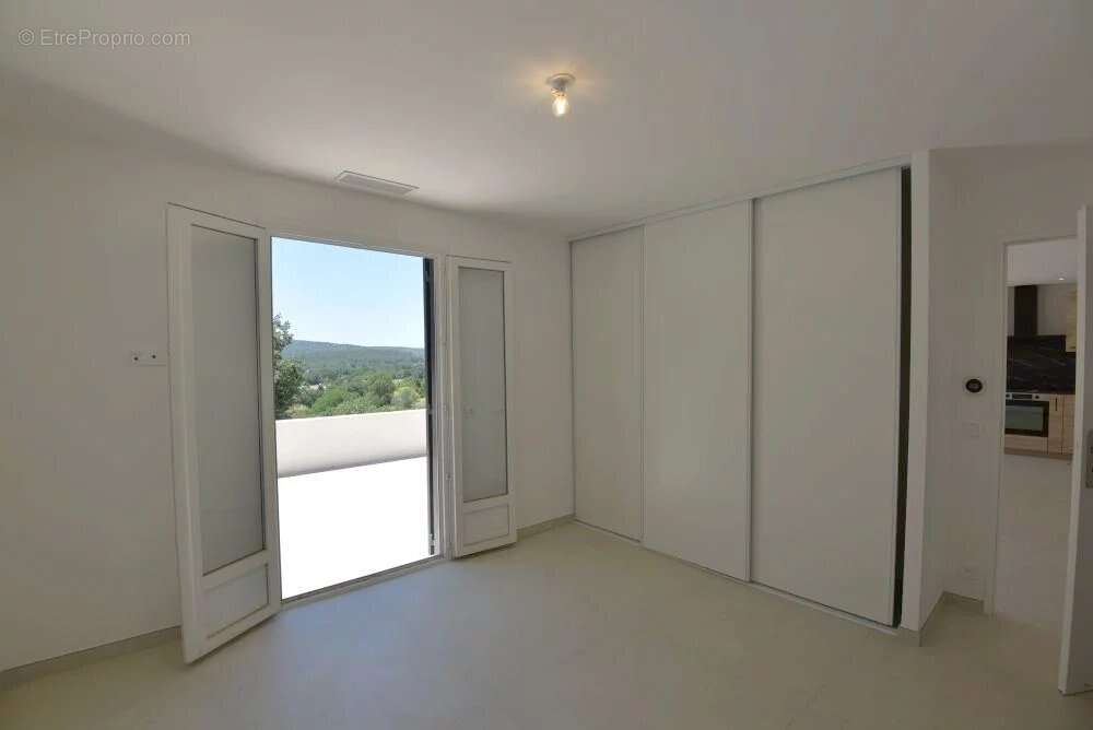 Appartement à MONTAUROUX
