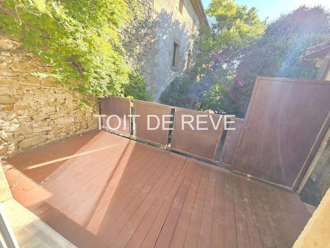 Immeuble proche Uzès : 334m2 divisés en 4 appartements + cours intérieure de 170m2 - photo 22