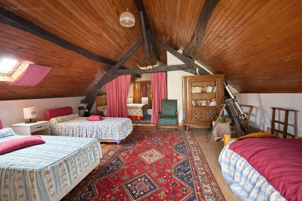 Maison à SAINT-PRIEST-LA-MARCHE