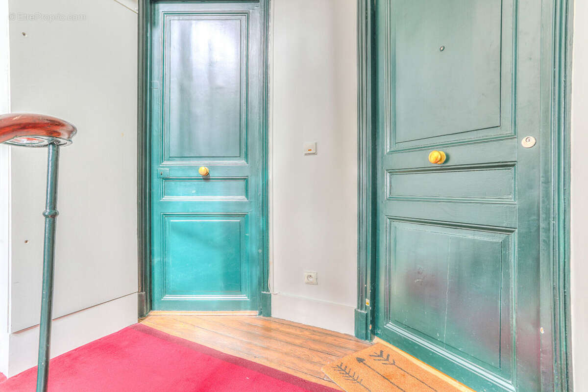 Appartement à NEUILLY-SUR-SEINE