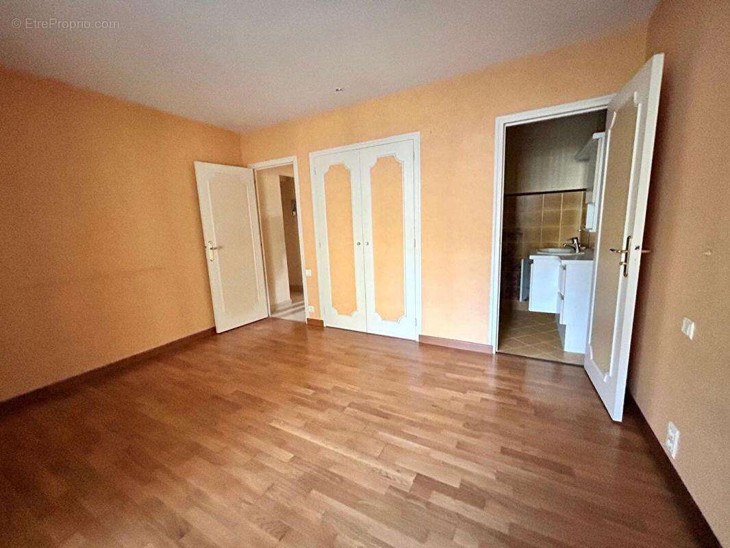 Découvrez le charme et les volumes d'une maison d'architecte - 300 m2 - 4 chambres   à pugnac dans un parc arboré pour savourer  - photo 12
