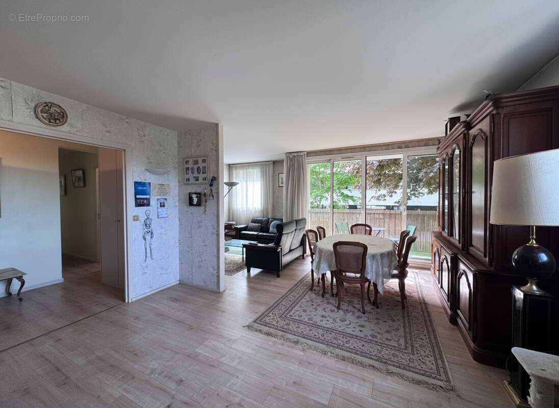 Appartement à CHAVILLE