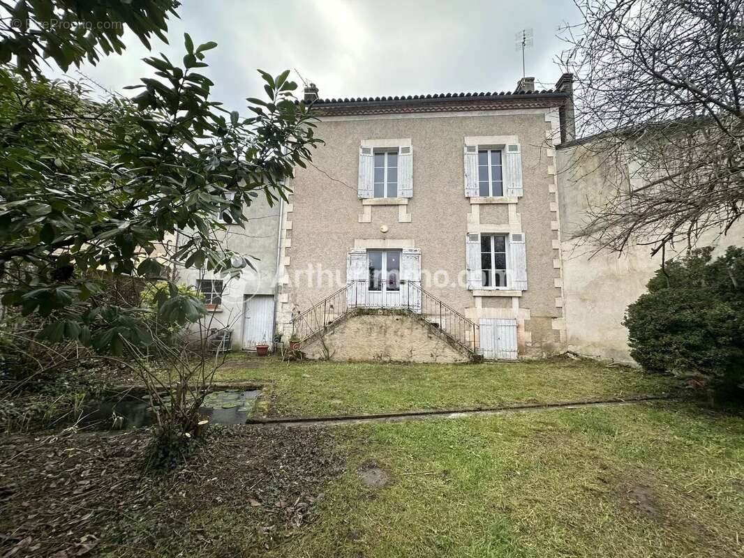 Maison à SAINT-ASTIER