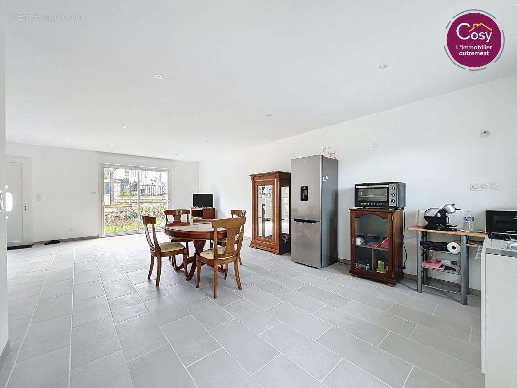 Maison à VILLENEUVE-SAINT-GERMAIN