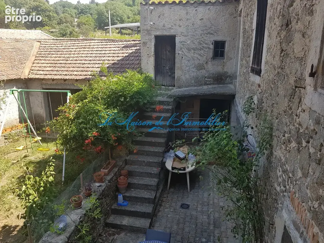 Grande maison de village avec 6 pièces avec jardin - photo 4